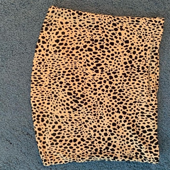 Brandy Melville Tops - brandy melville cheetah print tube top!